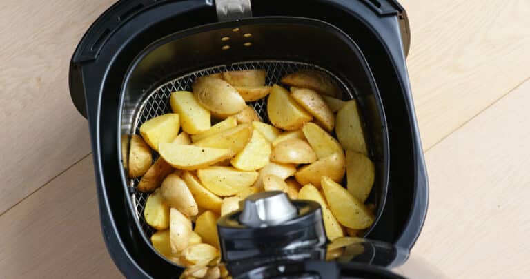 Comment faire des frites parfaites à la friteuse sans huile