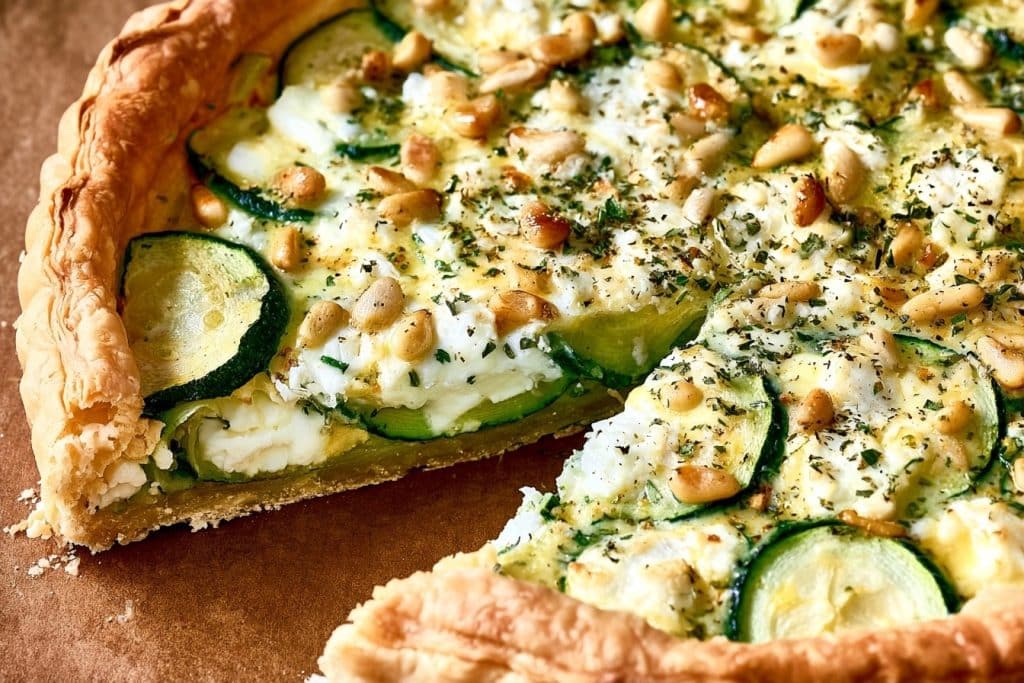 Tarte courgette feta : mes secrets pour une garniture savoureuse